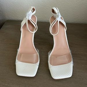 Women’s shoes size 9